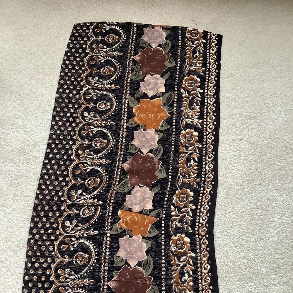Rectangular Floral Scarf - Picture 8 of 8